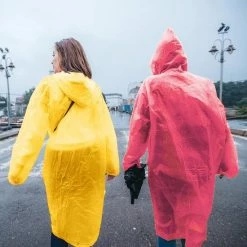 TravelTime® - Regenjas - Draagbaar - Wegwerp - Herbruikbaar - 3 Kleurrijke Ballen - Lichtblauw, Roze, Geel 14 TravelTime® - Regenjas - Draagbaar - Wegwerp - Herbruikbaar - 3 Kleurrijke Ballen - Lichtblauw, Roze, Geel -Isoproducts Gecertificeerd winkel 550x550 251