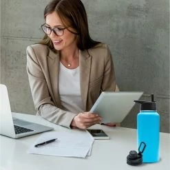 Quality Needz Drinkfles - Aqua Blue - 1 Liter - Extra Dop Met Rietje & Drinktuit - Waterfles Met Rietje - Isoleerfles - BPA Vrij - Lekvrij -Isoproducts Gecertificeerd winkel 550x560 9